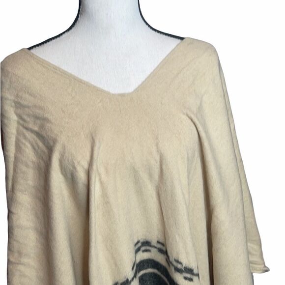 Zara Accessories Aztec Style/Fringe Jacket Sweater. Size Medium - Picture 2 of 7